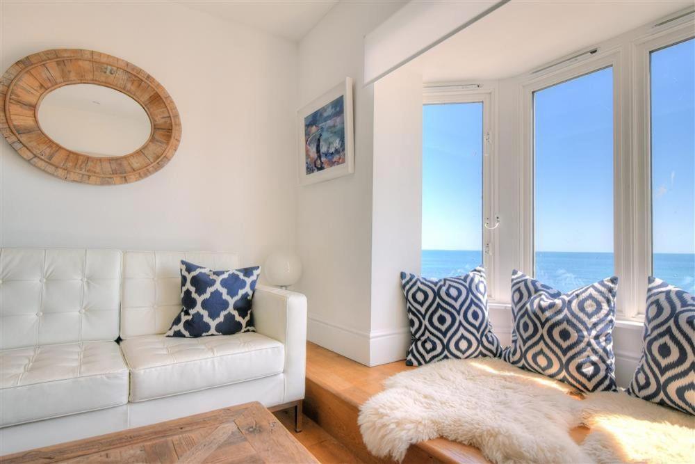 Seahorse Apartment Lyme Regis Exterior photo
